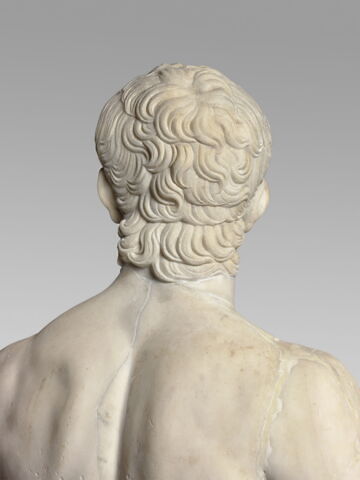 statue, image 3/13