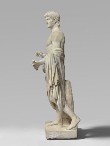 statue, image 10/13