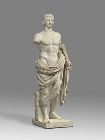 statue, image 9/10