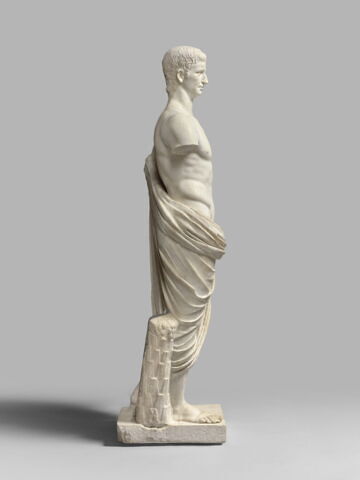 statue, image 7/10