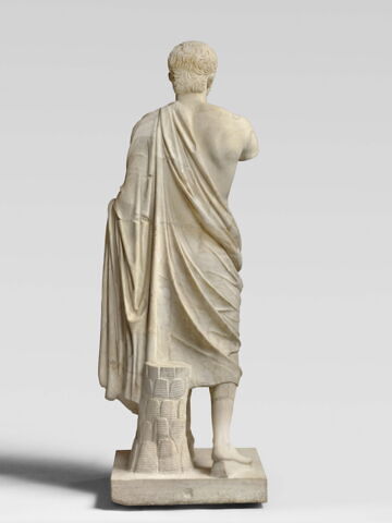 statue, image 2/11