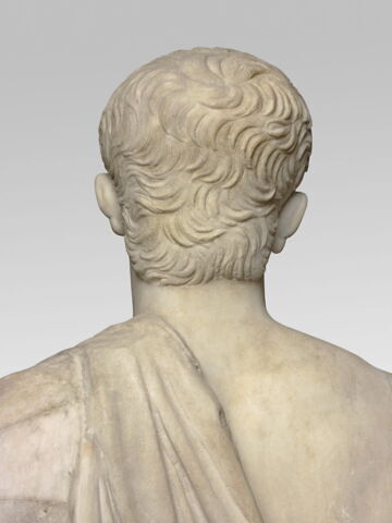 statue, image 6/11