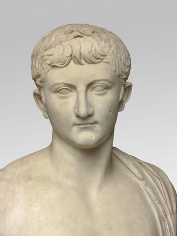 statue, image 7/11