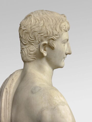 statue, image 8/11