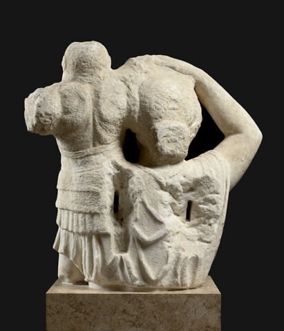 statue, image 2/13