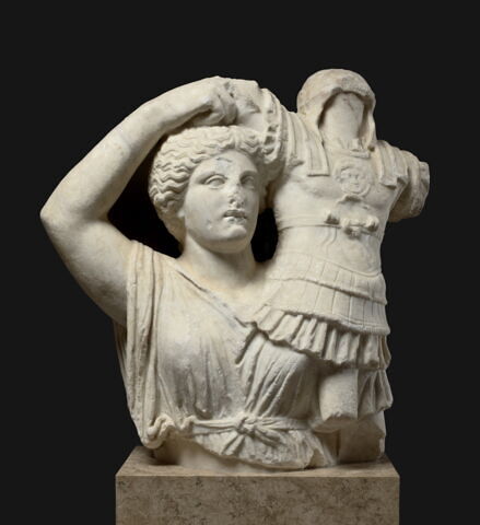 statue, image 3/13