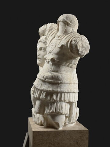 statue, image 5/13