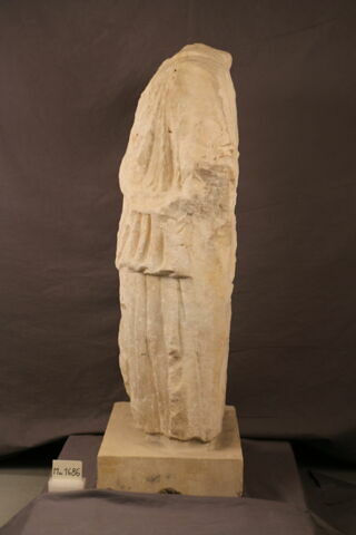 statue, image 4/6