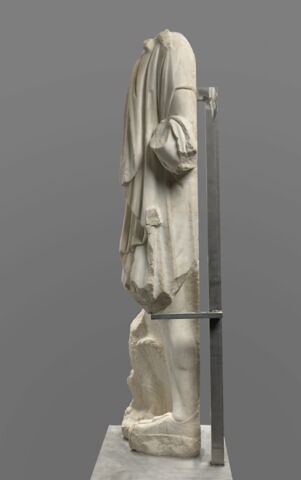 statue, image 2/4