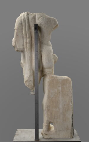 statue, image 3/4