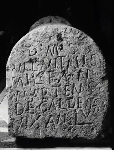 caisson funéraire ; inscription