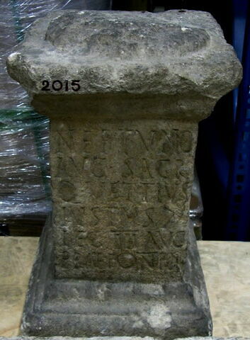 autel ; inscription, image 2/5