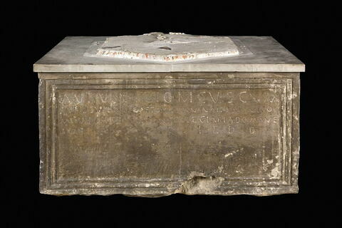 monument ; inscription, image 2/2
