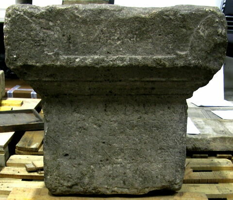 autel ; inscription, image 2/4