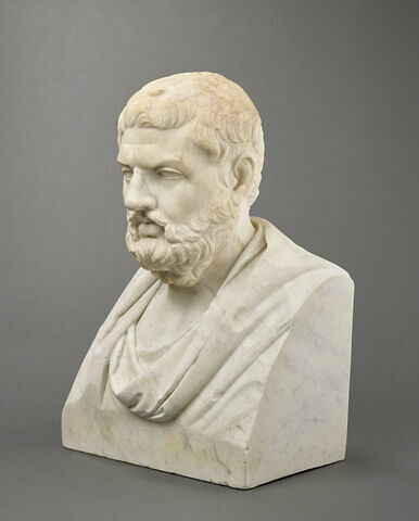 statue, image 2/5
