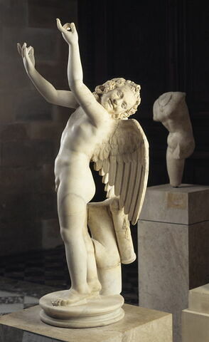 statue