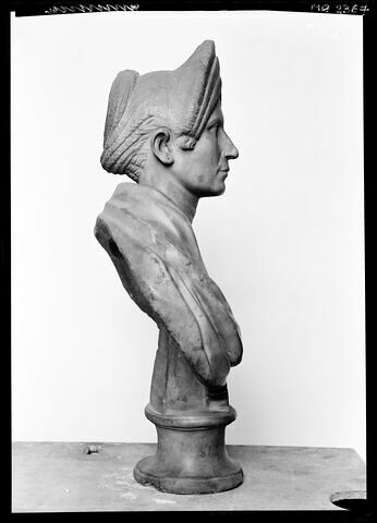 statue  ; statue en buste, image 5/7