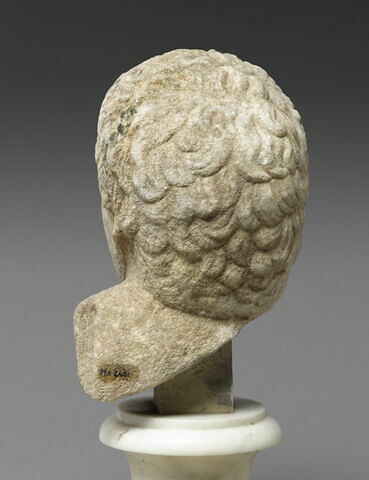 statue, image 7/8