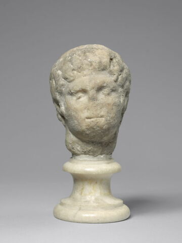 statuette