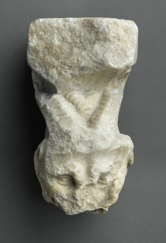 statuette, image 2/4