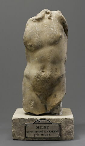 statue, image 5/7