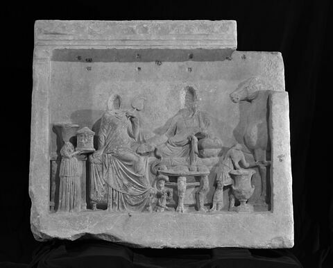 Stèle funéraire d'Attalos, banquet héroïque, image 3/9