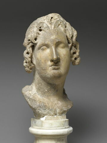 statue, image 2/6