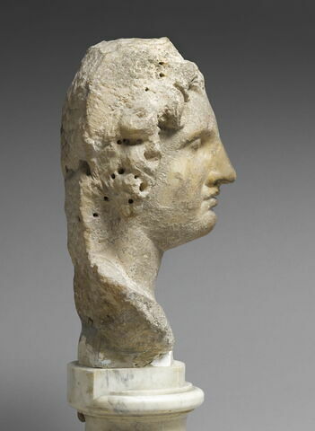 statue, image 4/6