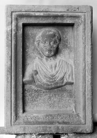 stèle funéraire, image 3/3