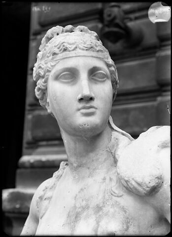 statue, image 11/12