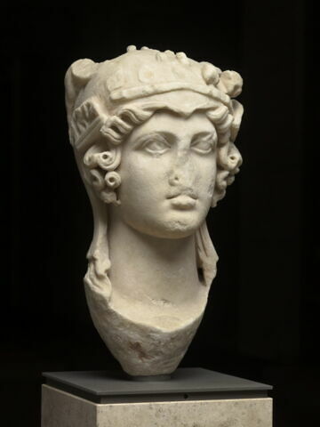 statue, image 2/6