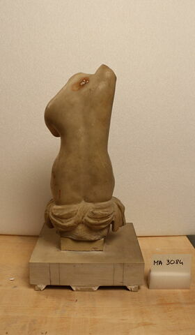 statuette, image 4/4
