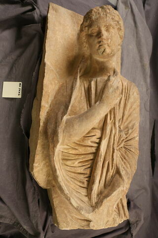 stèle funéraire, image 2/3