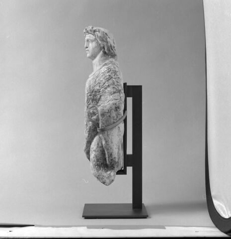 statuette, image 2/4