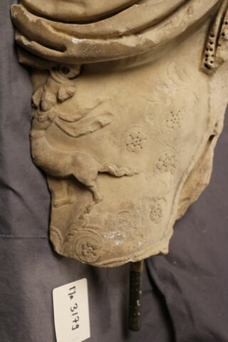 statue, image 2/7