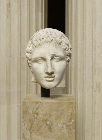 statue, image 2/10