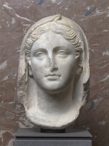 statue, image 2/2