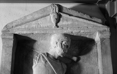 stèle funéraire, image 3/4