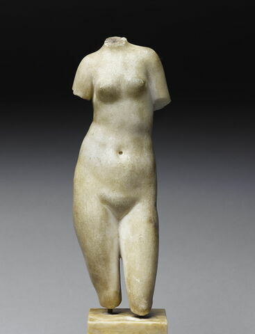 statuette, image 2/2