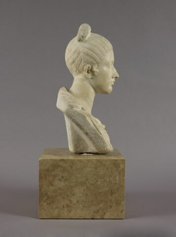 statue, image 4/8