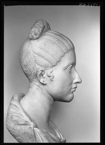 statue, image 7/8