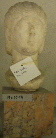 statue, image 2/5