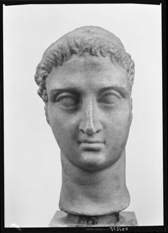 statue, image 8/11