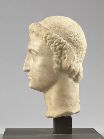 statue, image 2/11