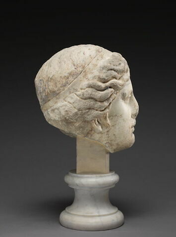 statue, image 3/4