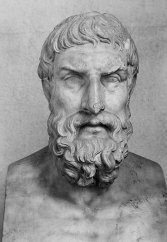 statue