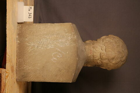 statue, image 4/5