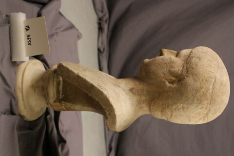 statue, image 3/5