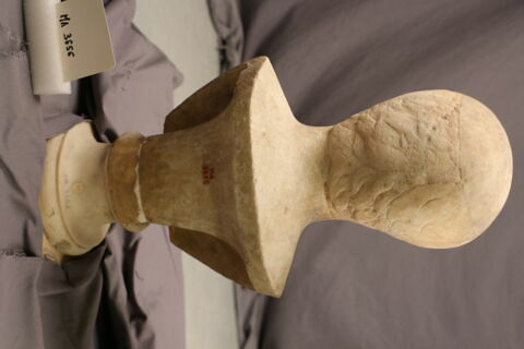 statue, image 2/5