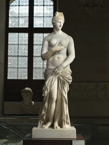 statue